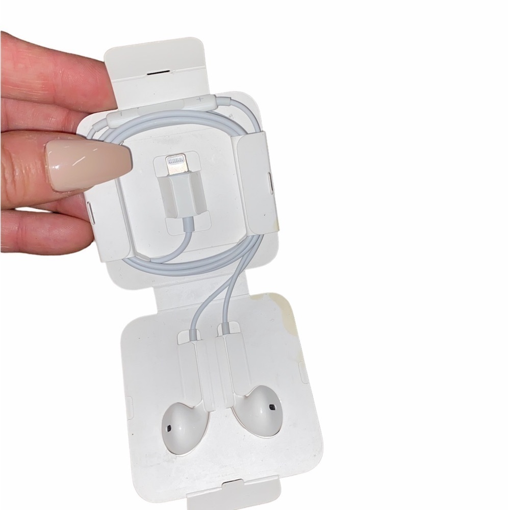 Apple iPhone white headphones new - Picture 2 of 2